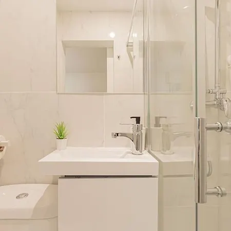 Apartamento 3 Bed Unit Next To The Train *