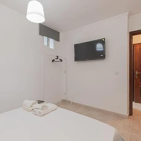 3 Bed Unit Next To The Train