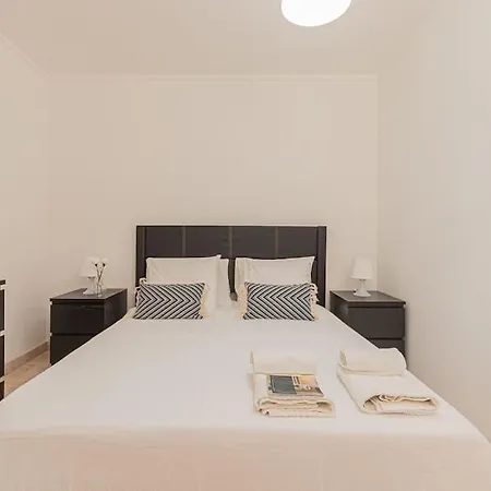 Apartamento 3 Bed Unit Next To The Train
