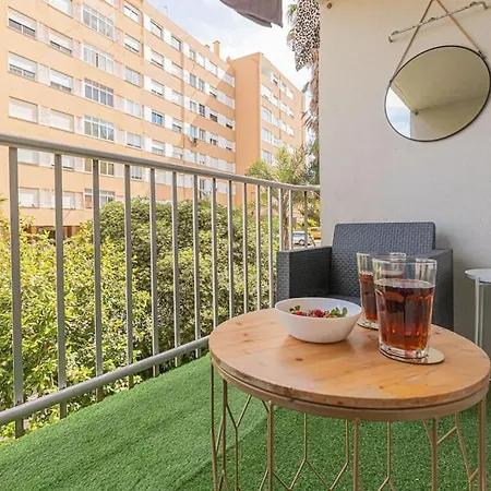 Apartamento 3 Bed Unit Next To The Train *