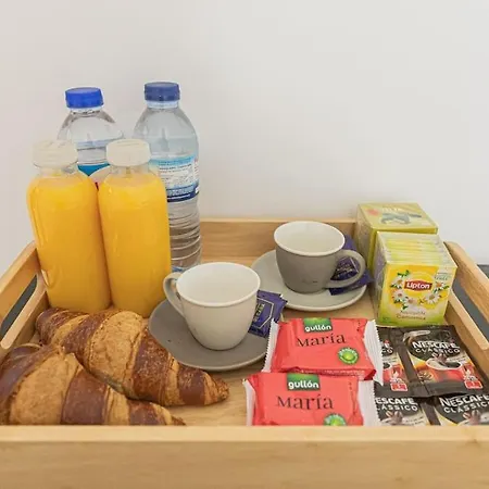 3 Bed Unit Next To The Train Apartamento
