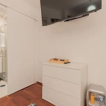 Apartamento 3 Bed Unit Next To The Train *
