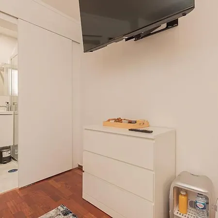 Apartamento 3 Bed Unit Next To The Train *
