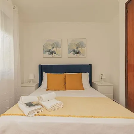 3 Bed Unit Next To The Train *