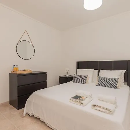 3 Bed Unit Next To The Train Queluz