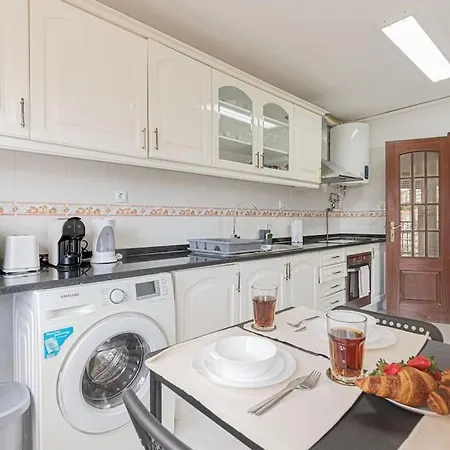 Apartamento 3 Bed Unit Next To The Train *
