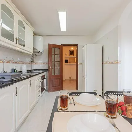 Apartamento 3 Bed Unit Next To The Train