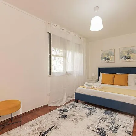 3 Bed Unit Next To The Train Apartamento Queluz