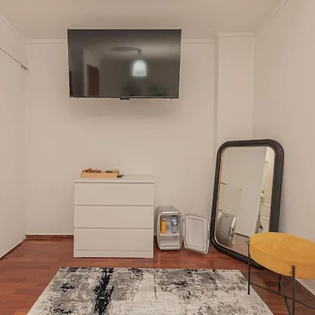 3 Bed Unit Next To The Train Queluz