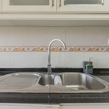 3 Bed Unit Next To The Train * Queluz